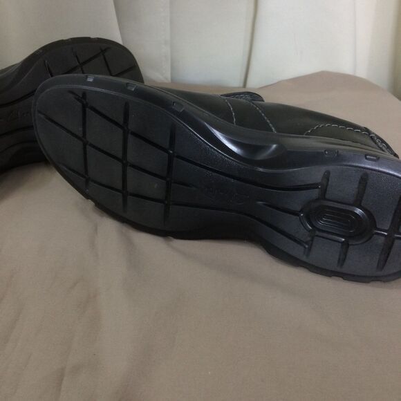 NEW Clarks Men’s Vanek Step Black Leather Slip On Loafers Memory Foam Size 9 - Picture 6 of 10